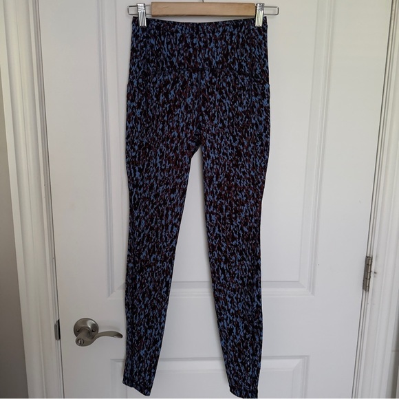 Lululemon Swift Speed High-Rise Tight 28"
Leopard Camo Blue Nile Multi size 4 - Picture 8 of 9